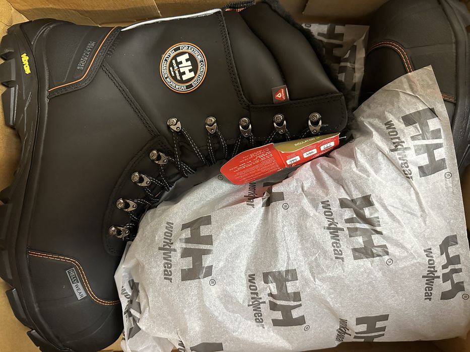 Bocanci protectie imblaniti Helly Hansen Chelsea Winterboot, S3