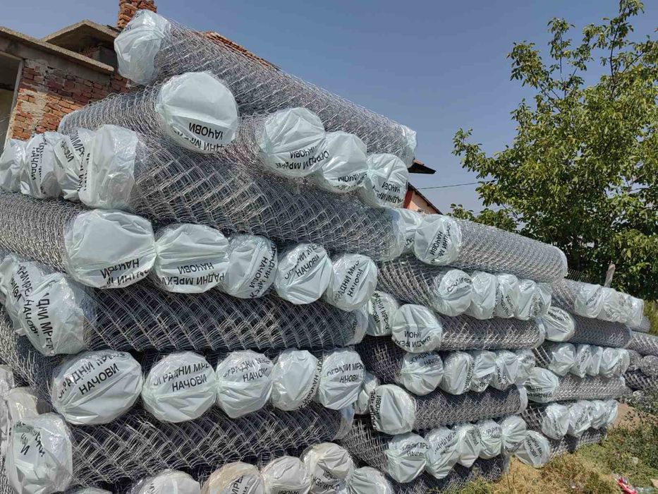 Плетена поцинкована оградна мрежа