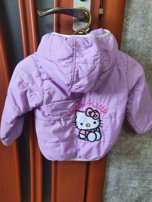 Продам куртку на девочек