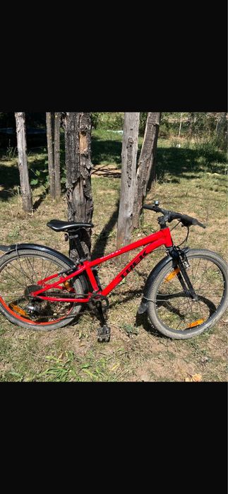 Bicicleta Trek rosie 7-10 ani