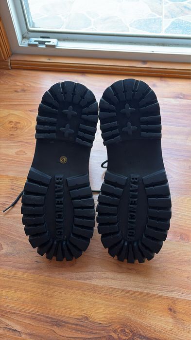 Balenciaga strike boots