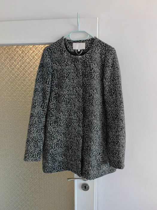 Продавам палто .