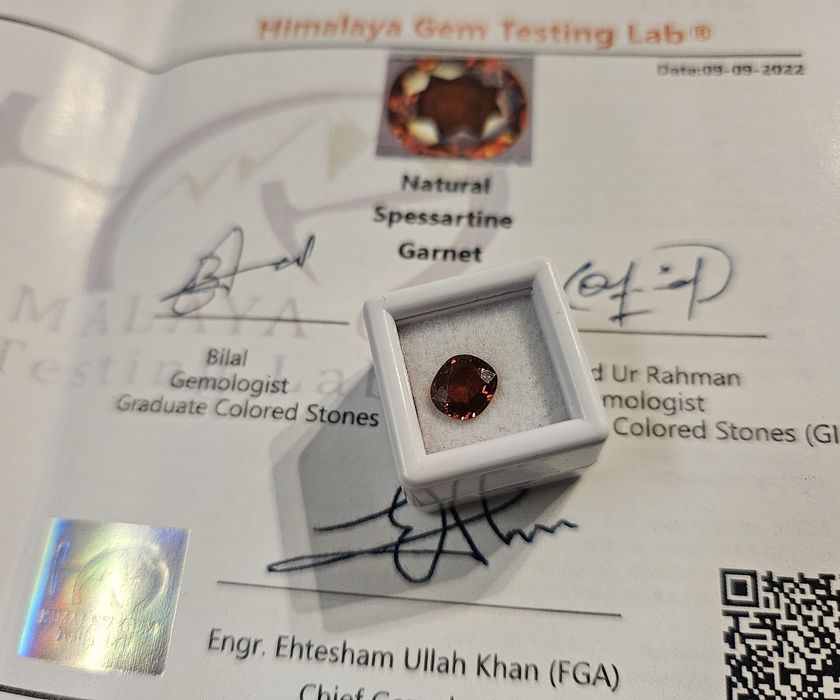 Натурален гранат 1.12 карата със сертификат