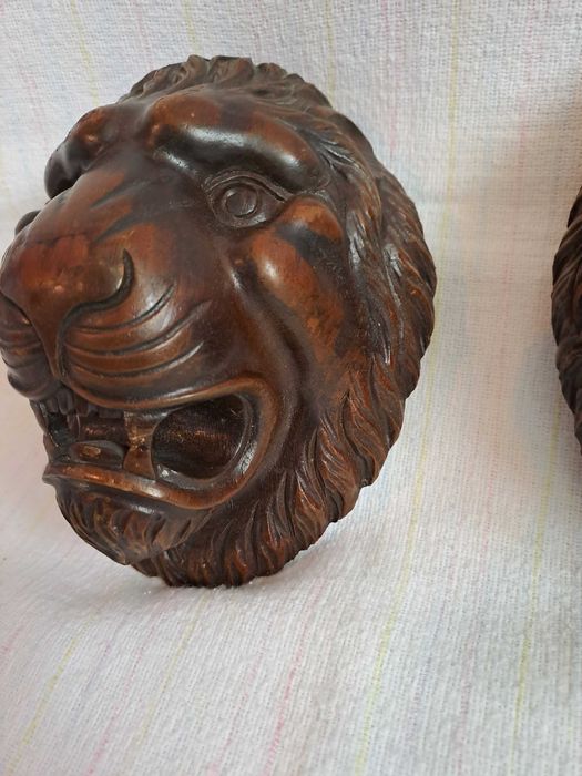 sculptura lemn leu ornament lemn