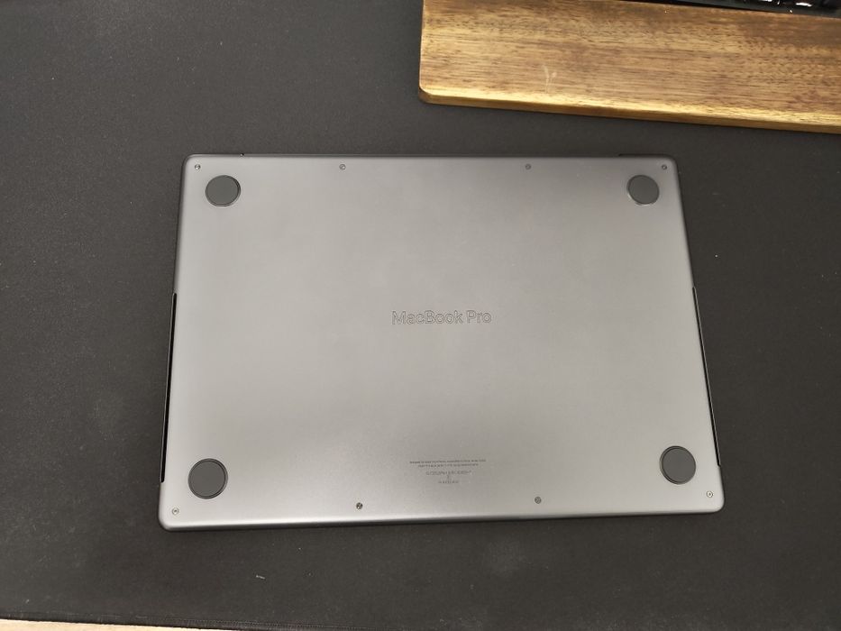 MacBook pro 14 M3 pro 512gb Space Grey