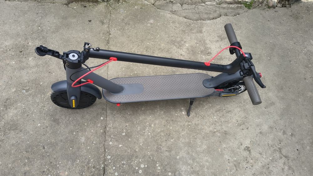 Trotinetă electrică Mankel – Nouă, viteză max 25 km/h.