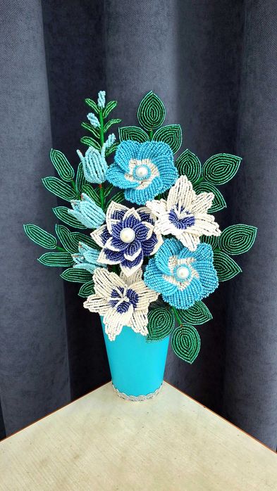 На подарок цветы из бисера