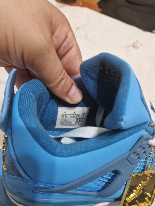 Adidasi jordan retro 4