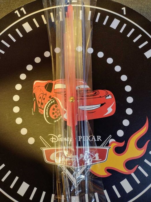 НОВ Стенен Часовник Disney Cars Колите