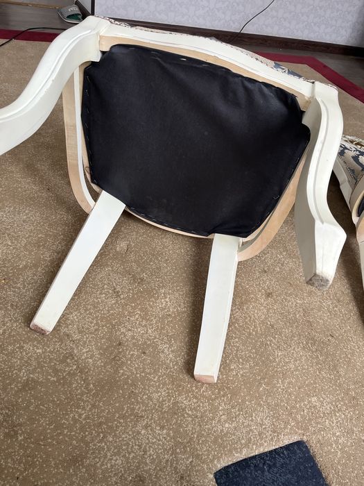 Продам стулья новый