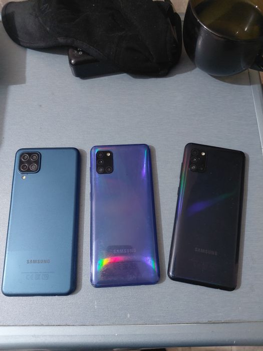 Продам телефоны Samsung  4/64GB