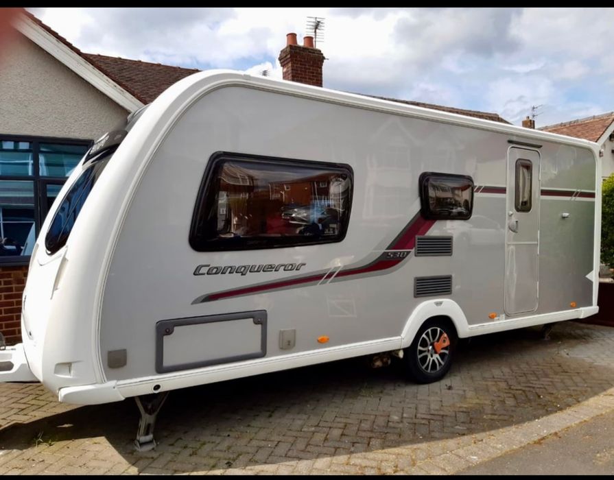 Каравана Swift Conqueror 530  2012 година