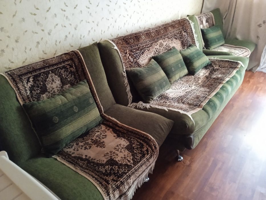 Диван и два кресла