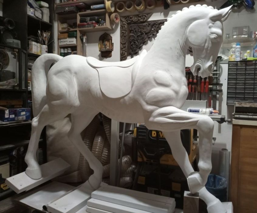 Кон от дърво люлеещ се