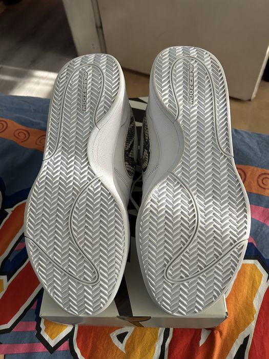 Обувки за баскетбол Nike BOOK 1.