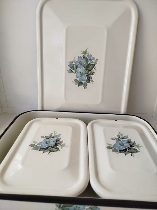 Продам эмалированные формы для холодца