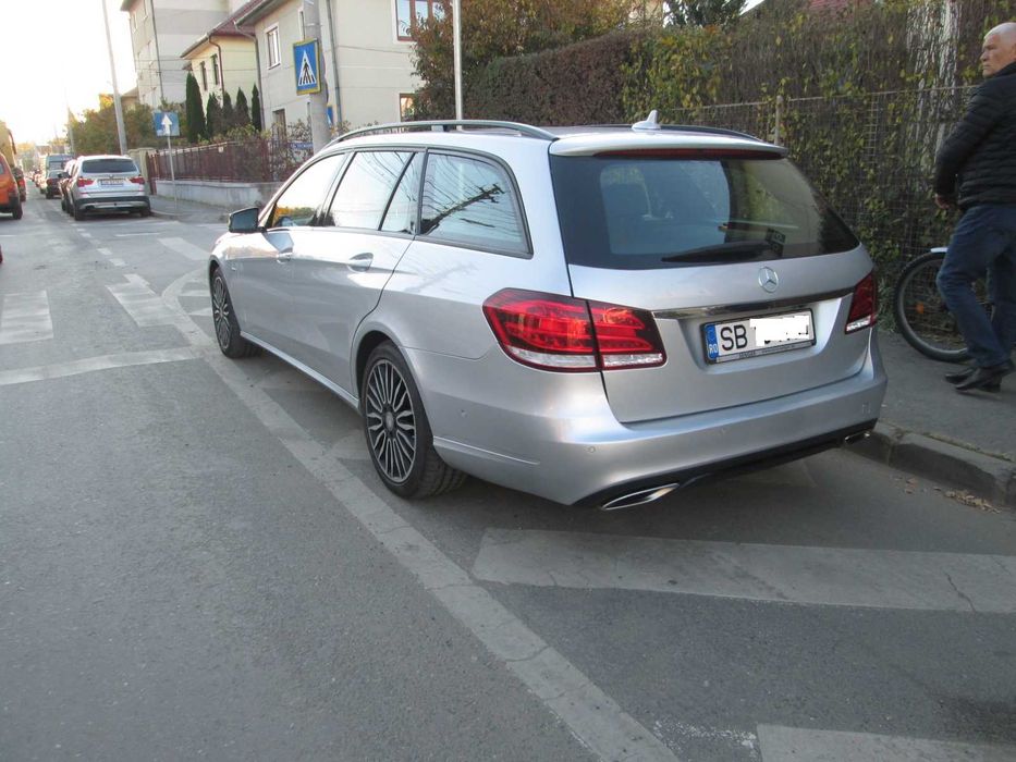 Mercedes-Benz E 220 BlueTEC 4MATIC 7G-TRONIC Avantgarde