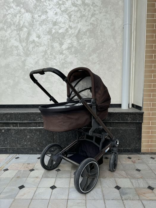 детская коляска с 3 разными сиденьями