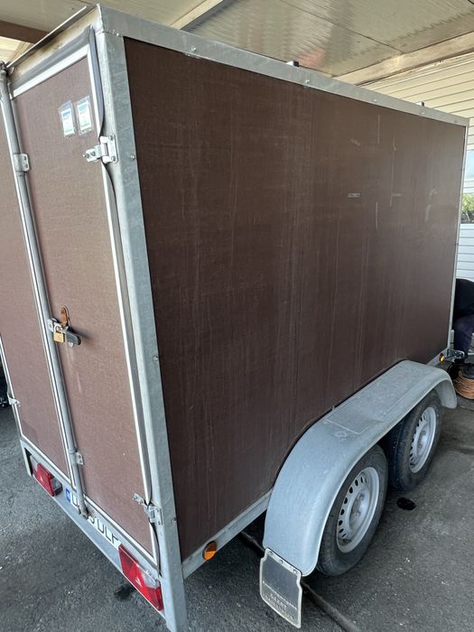 Remorca auto carosata axa dubla