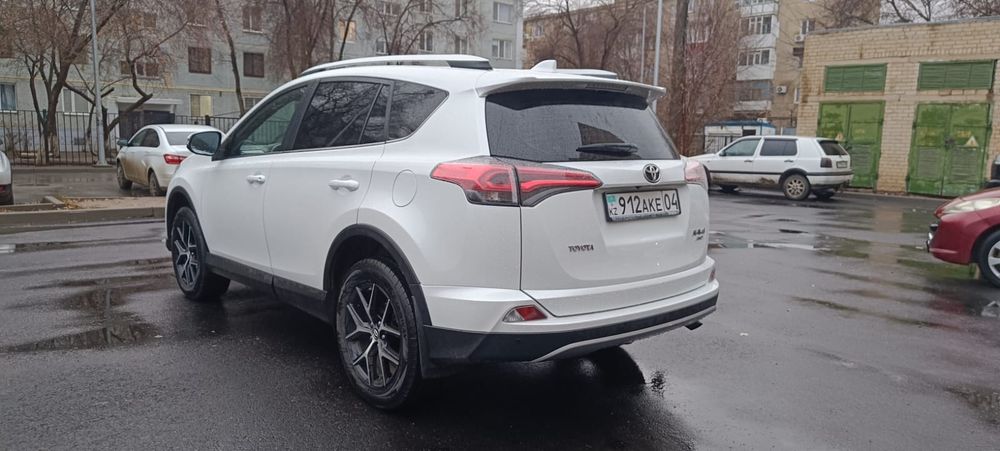 ToyotaRAV4 автомат2.5 Европеец
