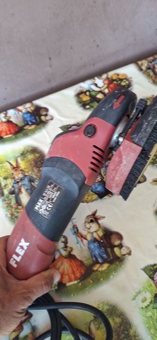 Vând slefuitor flex si circular de mana Hitachi puțin folosite