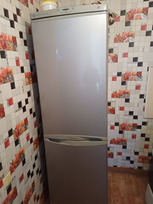 Холодильник LG в рабочем состоянии