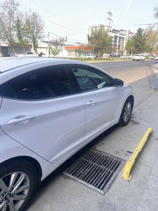 Hyundai Elantra 2015