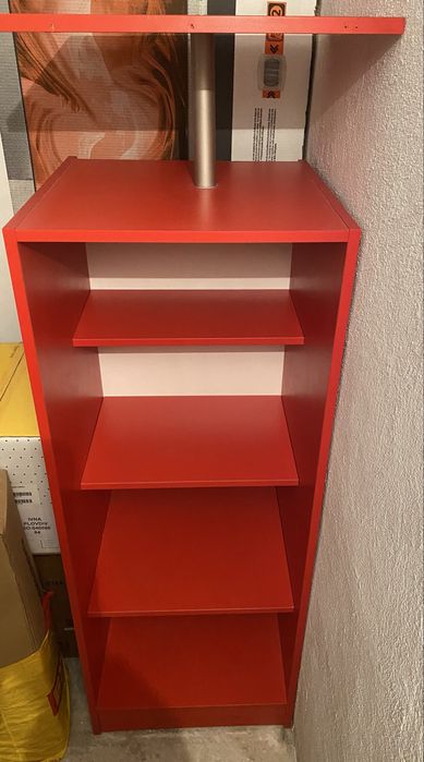 Червен шкаф - етажерка 53/53 см и височина 139/165 см