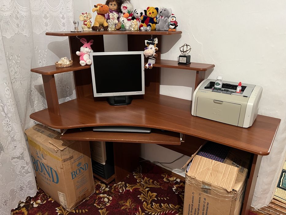 Компьютерный стол