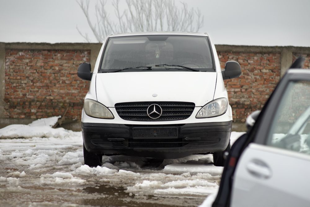 Dezmembrez Mercedes Vito Viano W639 bara capota aripa usa haion motor
