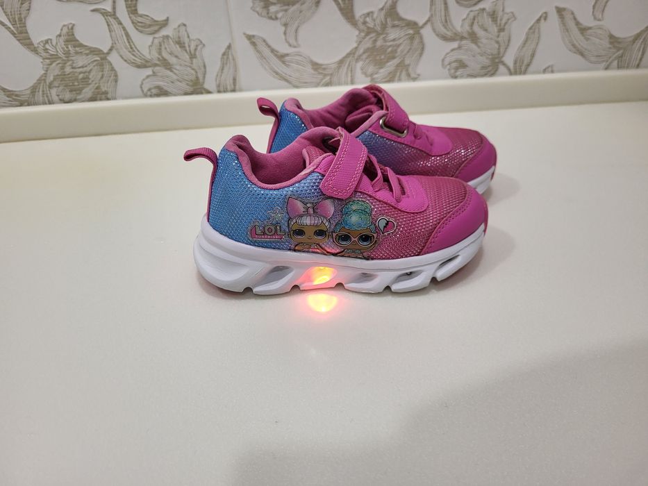 Кросовки детские, для девочки.