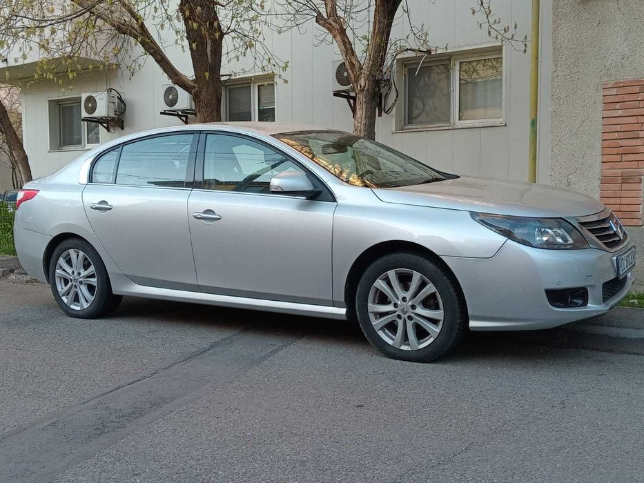RENAULT Latitude