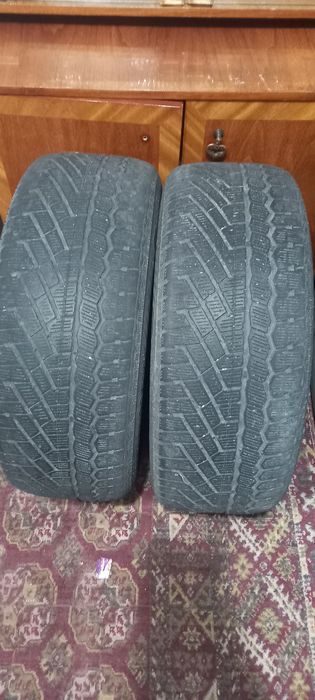Шины зимние комплект .