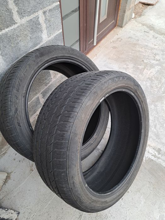 Гуми 285/40R 22 цола 2 броя