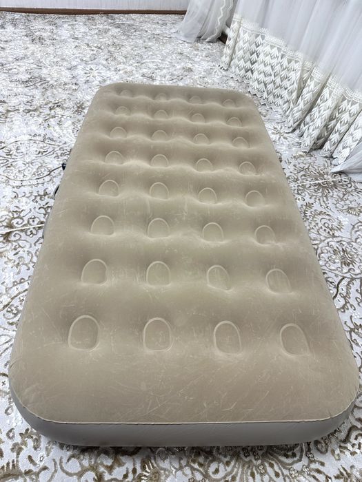 Надувной матрас с встроенным насосом новый. Бренд: (JOY IN NATURE)