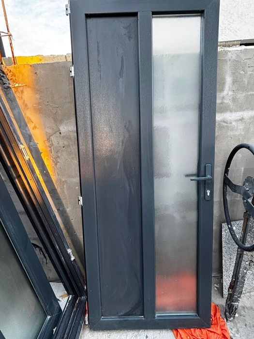 Usi de exterior duble
