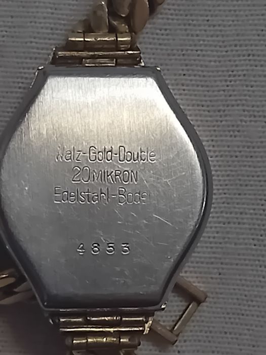 Vând ceas dama foarte vechi