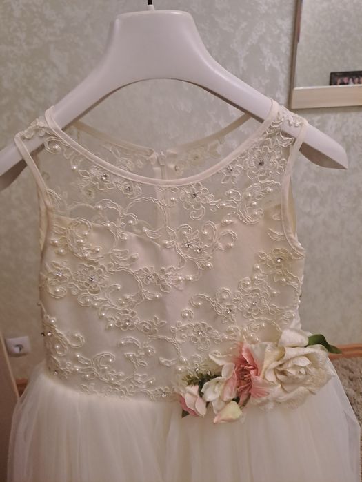 Продам белое платье