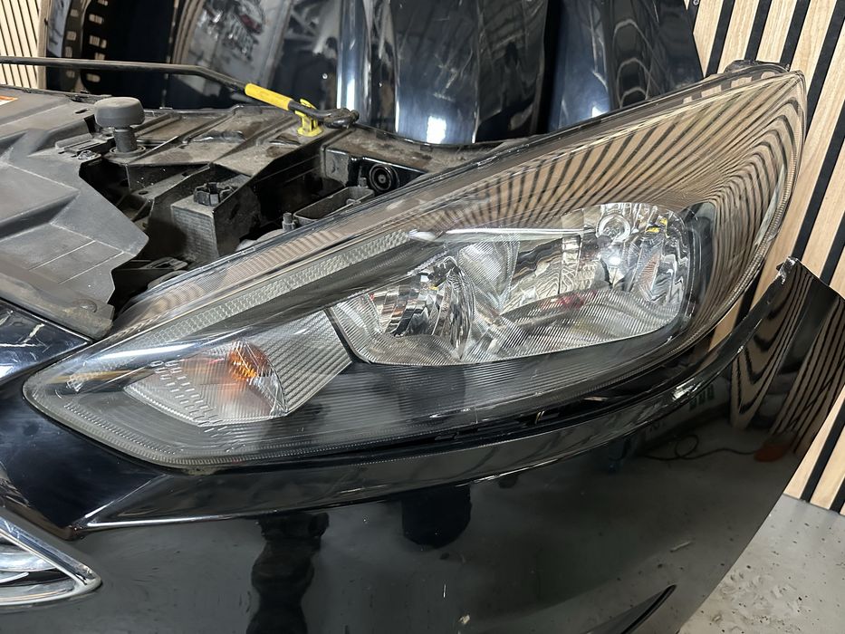 Fata completa Ford Focus 3 facelift 2016 capota bara far aripa trager