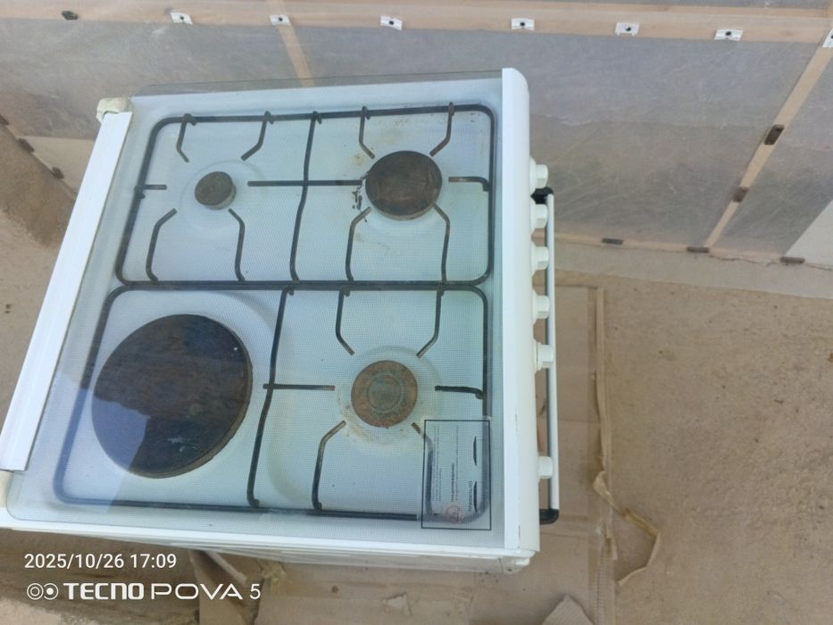 Gaz plita sotiladi.