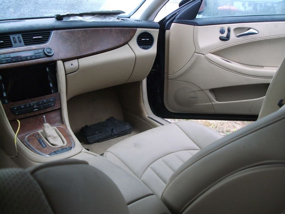 Cutie 7G-Tronic Mercedes V6 3500 si interior piele crem