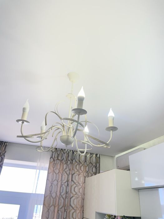 Продам люстры в отличном состоЯнии