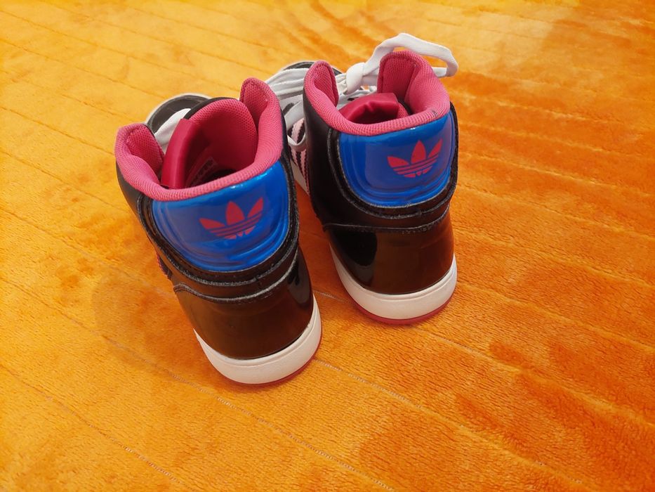 Кецове Adidas ,дамски