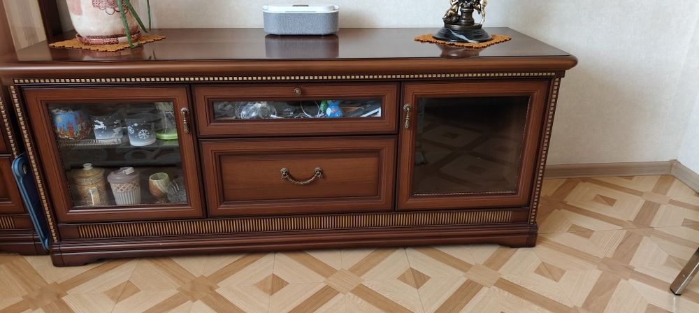 Продам шкаф и тумбу