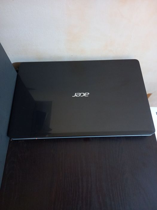 Наутбук aser aspire e1 571g