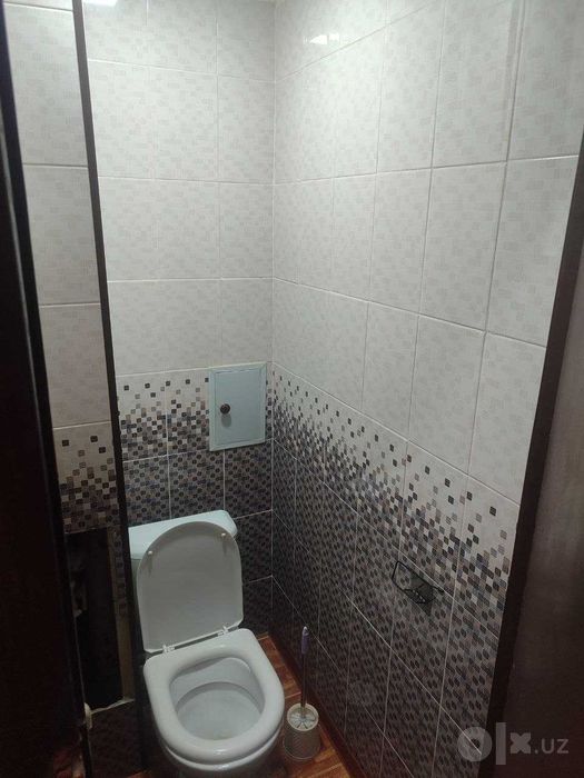 Uy sotiladi 2 xona qorasu  6 da