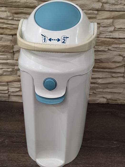 Хигиенният кош "Chicco" за мръсни пелени