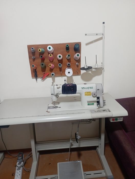 Zoje tikuv moshinasi sotiladi 2ta