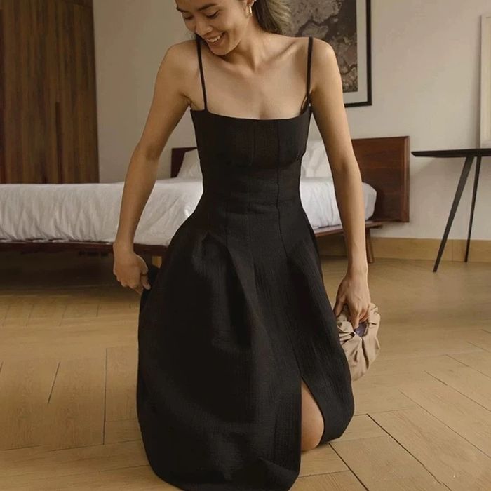 Черное нарядное платье