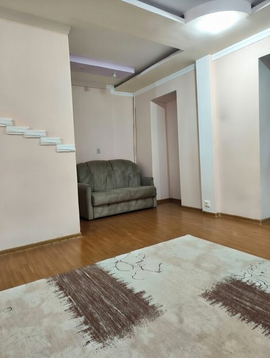 Buyuk Ipak Yo‘li(Maksim Gorkiy) ko‘chasida 2- qavat 3 xonali uy